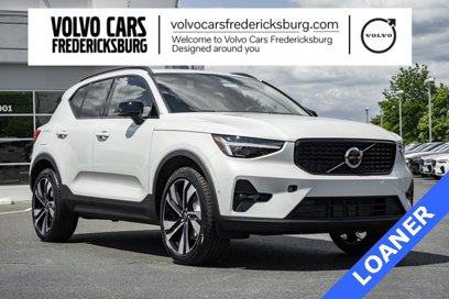 Used 2025 Volvo XC40 B5 Plus w/ Protection Package Premier