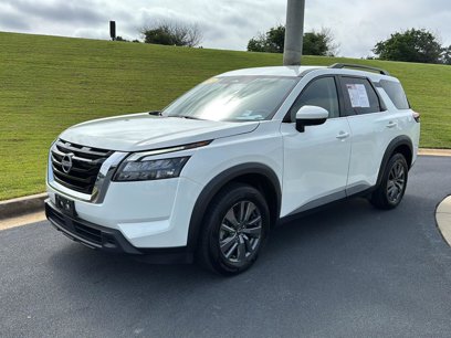 Used 2023 Nissan Pathfinder SV