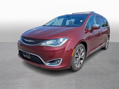 Used 2017 Chrysler Pacifica Limited w/ UConnect Theater Package