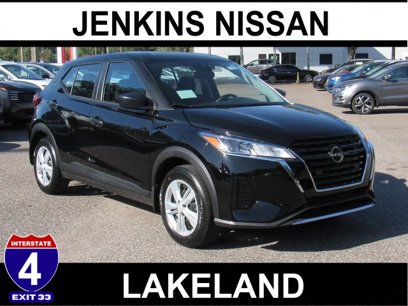 New 2025 Nissan Kicks Play S