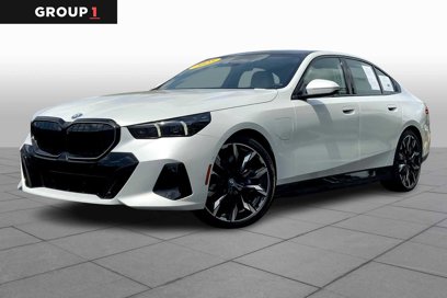Used 2025 BMW 550e xDrive w/ Premium Package