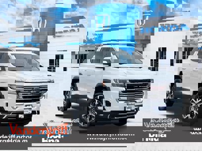 Used 2023 GMC Acadia SLE w/ Driver Convenience Package