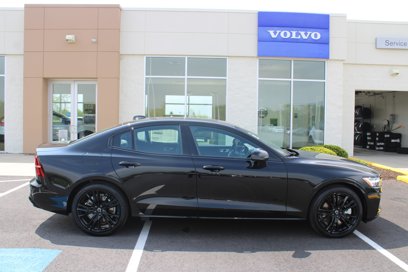 New 2024 Volvo S60 B5 Plus w/ Climate Package