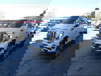 New 2025 GMC Yukon XL Denali w/ Sun & Power Step Package