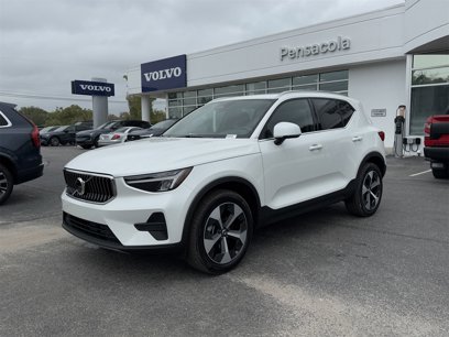 New 2025 Volvo XC40 B5 Core