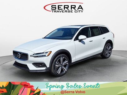 New 2025 Volvo V60 B5 Cross Country Plus w/ Protection Package Premier