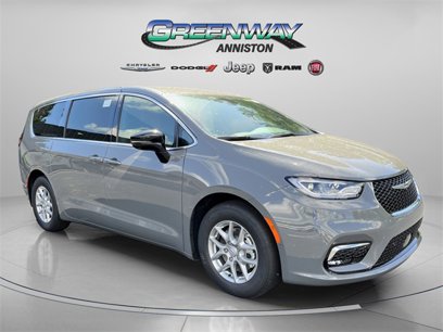 New 2025 Chrysler Pacifica Select