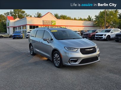 Used 2021 Chrysler Pacifica Touring-L