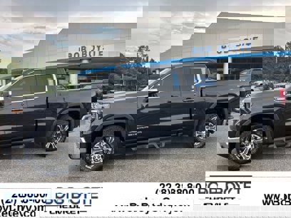Used 2022 GMC Sierra 1500 SLE w/ Max Trailering Package