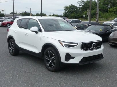 Certified 2025 Volvo XC40 B5 Core