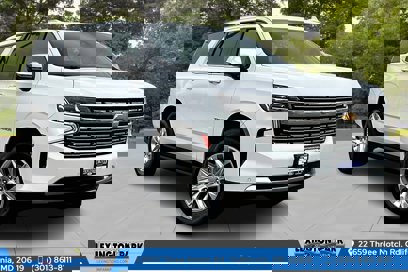 Used 2024 Chevrolet Tahoe Premier w/ Premium Package 2