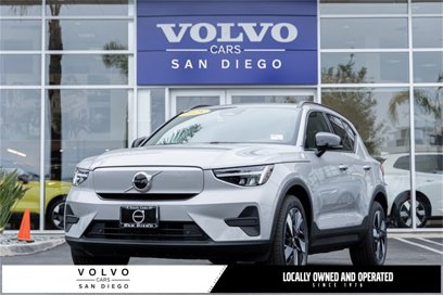 New 2025 Volvo EX40 Core w/ Climate Package