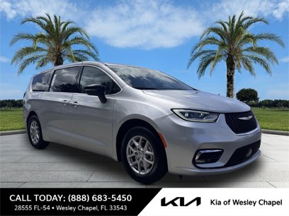 Used 2024 Chrysler Pacifica Touring-L