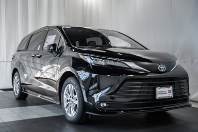 New 2025 Toyota Sienna XLE