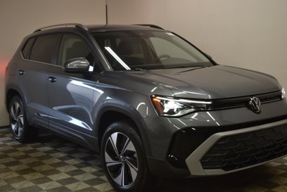 New 2025 Volkswagen Taos SE