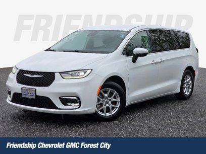 Used 2023 Chrysler Pacifica Touring-L