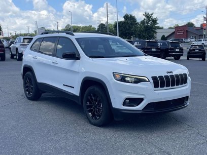 Used 2023 Jeep Cherokee Altitude Lux
