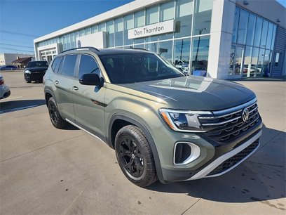 New 2025 Volkswagen Atlas Peak Edition SE