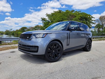 New 2025 Land Rover Range Rover SE