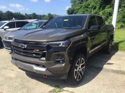 Used 2023 Chevrolet Colorado Z71 w/ Z71 Convenience Package 2