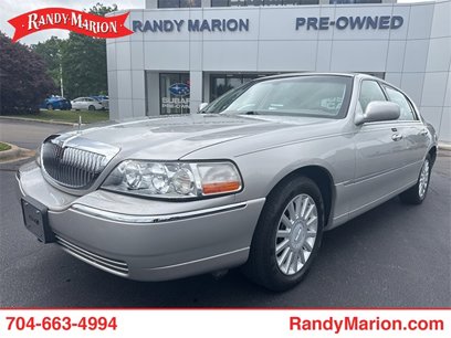Used 2005 Lincoln Town Car Signature Limited
