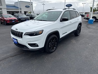Used 2023 Jeep Cherokee Altitude Lux