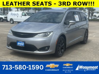 Used 2019 Chrysler Pacifica Limited w/ Advanced Safetytec Group
