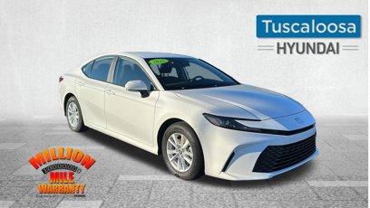 Used 2025 Toyota Camry SE