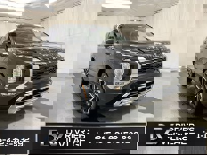 New 2024 Mitsubishi Outlander SE