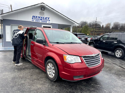 Used 2008 Chrysler Town & Country LX w/ PWR & Remote Entry Group