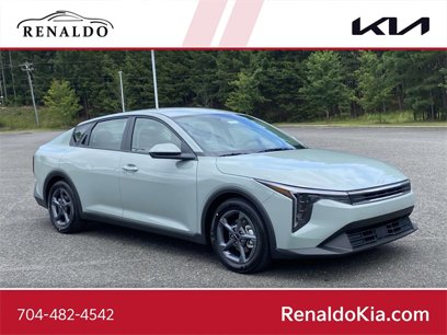 New 2025 Kia K4 LXS