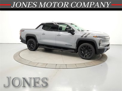 New 2026 Chevrolet Silverado EV LT w/ LPO, Dark Package Plus