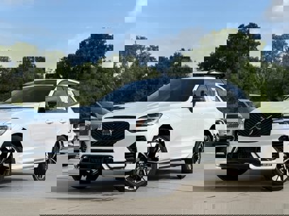 New 2026 Volvo XC60 B5 Plus w/ Protection Package Premier
