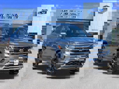 Used 2022 Volkswagen Atlas Cross Sport SE w/ Black Wheel Package