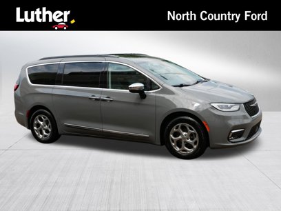 Used 2023 Chrysler Pacifica Limited
