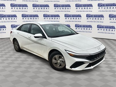 Used 2025 Hyundai Elantra SE
