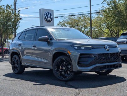 New 2025 Volkswagen Tiguan SE R-Line