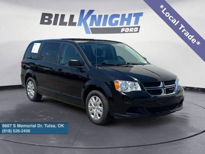 Used 2018 Dodge Grand Caravan SE w/ UConnect Hands-Free Group