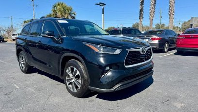 Used 2021 Toyota Highlander XLE