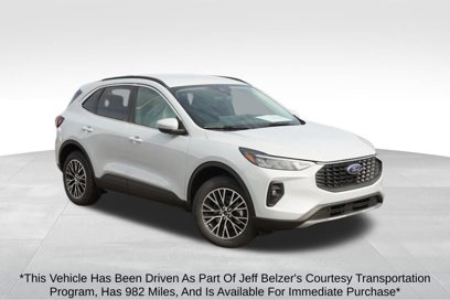 New 2025 Ford Escape SE w/ Class II Trailer Tow Package