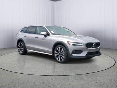 New 2026 Volvo V60 B5 Cross Country Ultra w/ Protection Package Premier