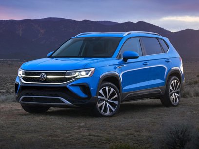 Used 2023 Volkswagen Taos SE w/ Panoramic Sunroof Package