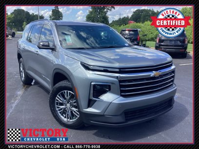 Used 2024 Chevrolet Traverse LT