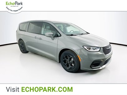 Used 2022 Chrysler Pacifica Touring-L w/ S Appearance Package