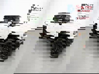 New 2025 GMC Hummer EV 2X w/ LPO, Sport Package