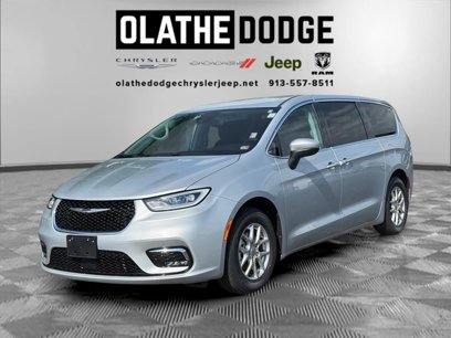 Used 2023 Chrysler Pacifica Touring-L