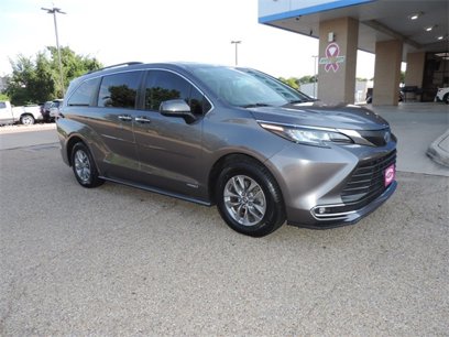 Used 2021 Toyota Sienna XLE