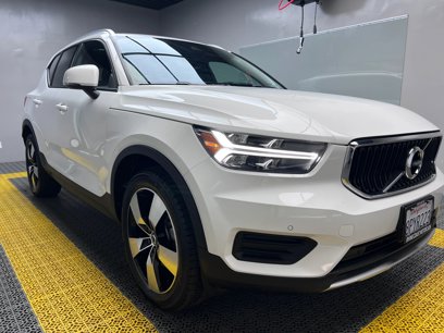 Used 2020 Volvo XC40 T5 Momentum