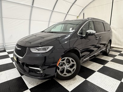 Used 2023 Chrysler Pacifica Limited