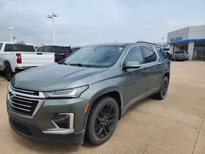 Used 2023 Chevrolet Traverse LT w/ Rear Camera Mirror Package